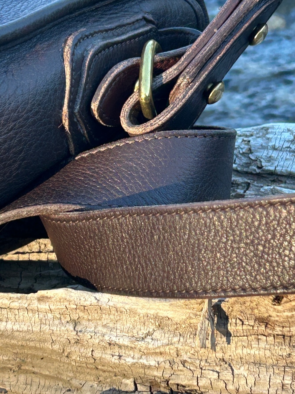 Vintage Dooney & Bourke All-Weather Leather Horseshoe Saddle Bag U115 - Picture 16 of 16